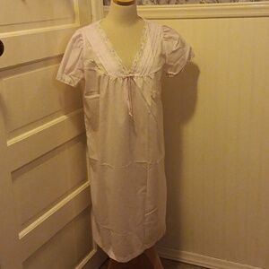 Carole small made in USA 🇺🇸 granny chic grandma 👵 gown pink
